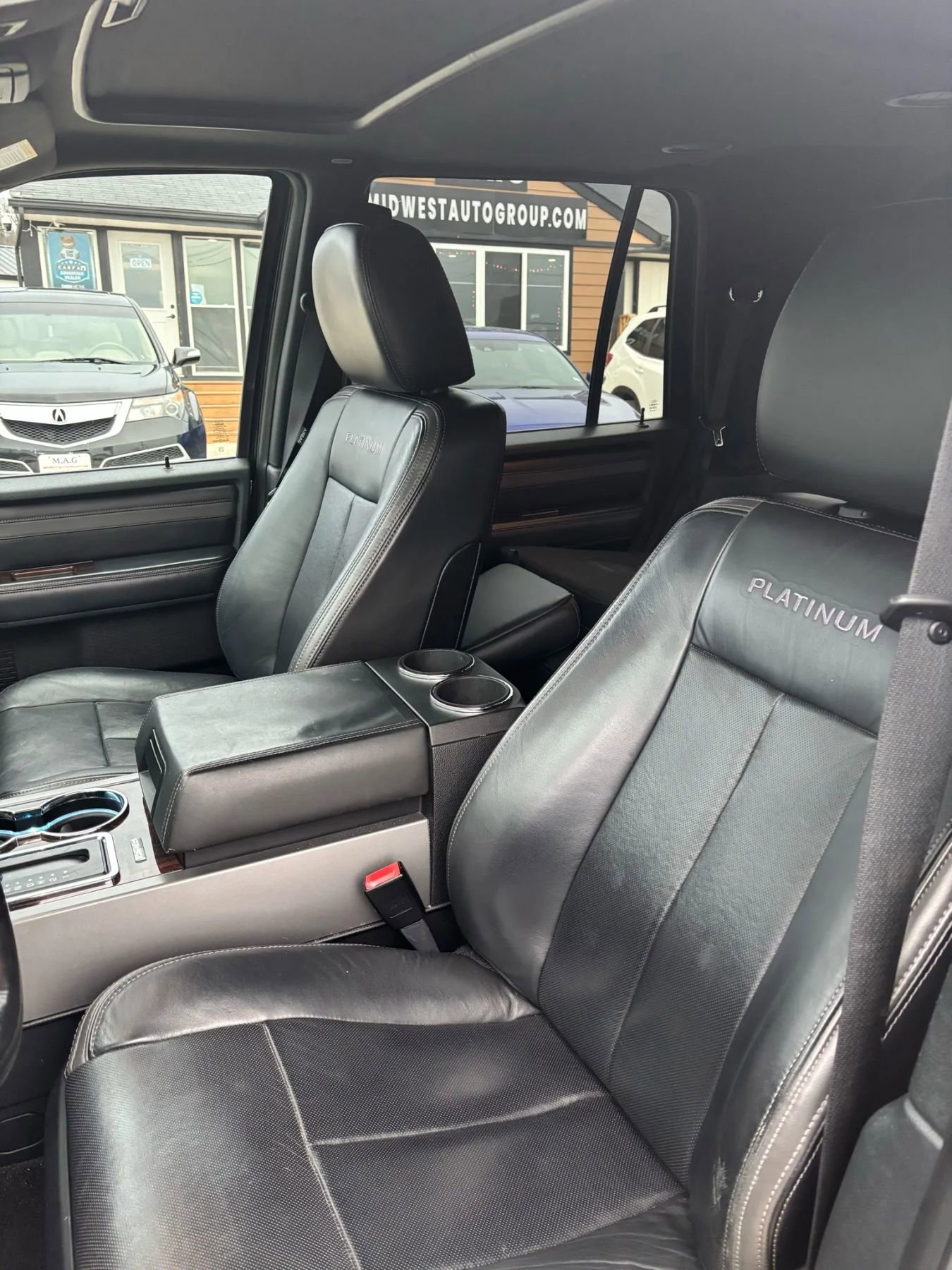 Used 2015 Ford Expedition Platinum image 11