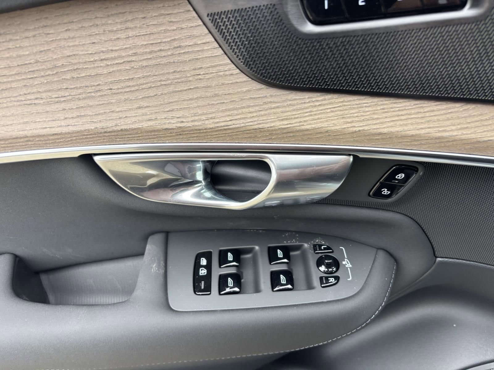 New 2026 Volvo XC90 B6 Plus w/ Protection Package Premier image 13