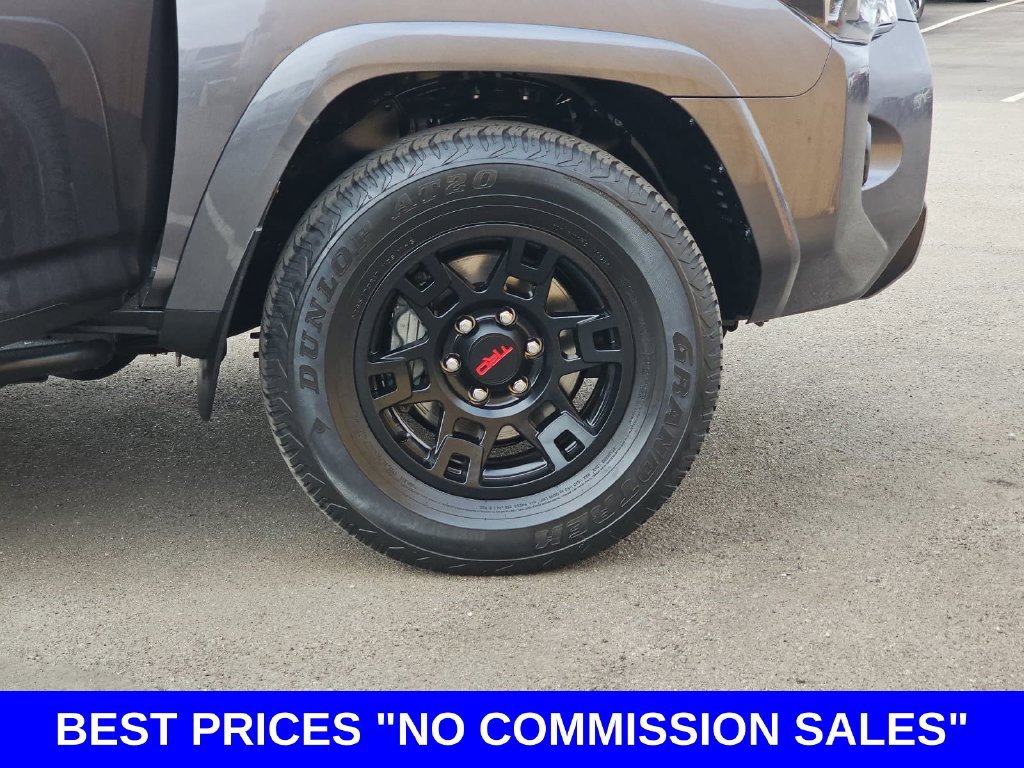 Used 2023 Toyota 4Runner TRD Off-Road Premium w/ Off Road Premium Plus Package AWD/4WD image 38