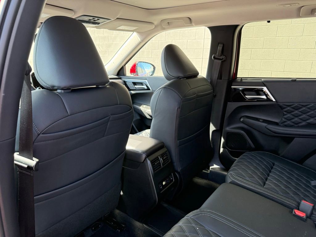 New 2025 Mitsubishi Outlander SEL image 23