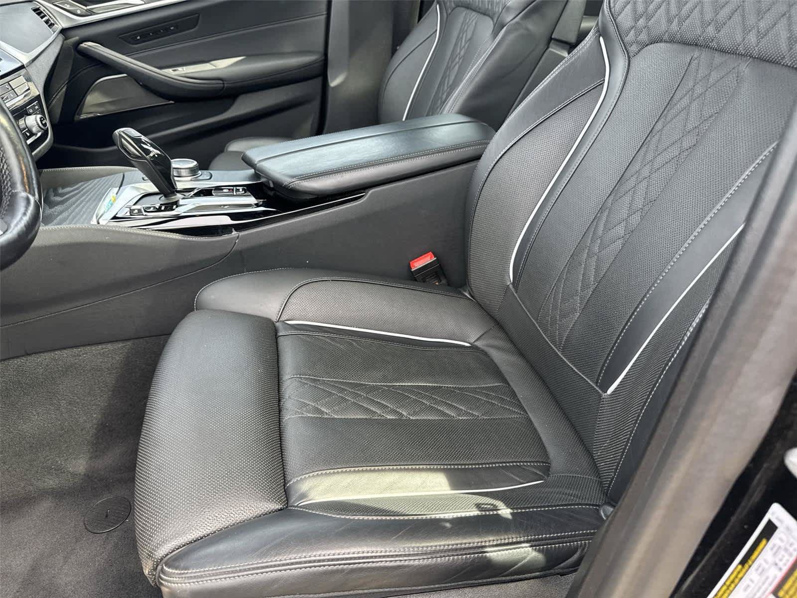 Used 2022 BMW 530i xDrive w/ M Sport Package AWD/4WD image 12