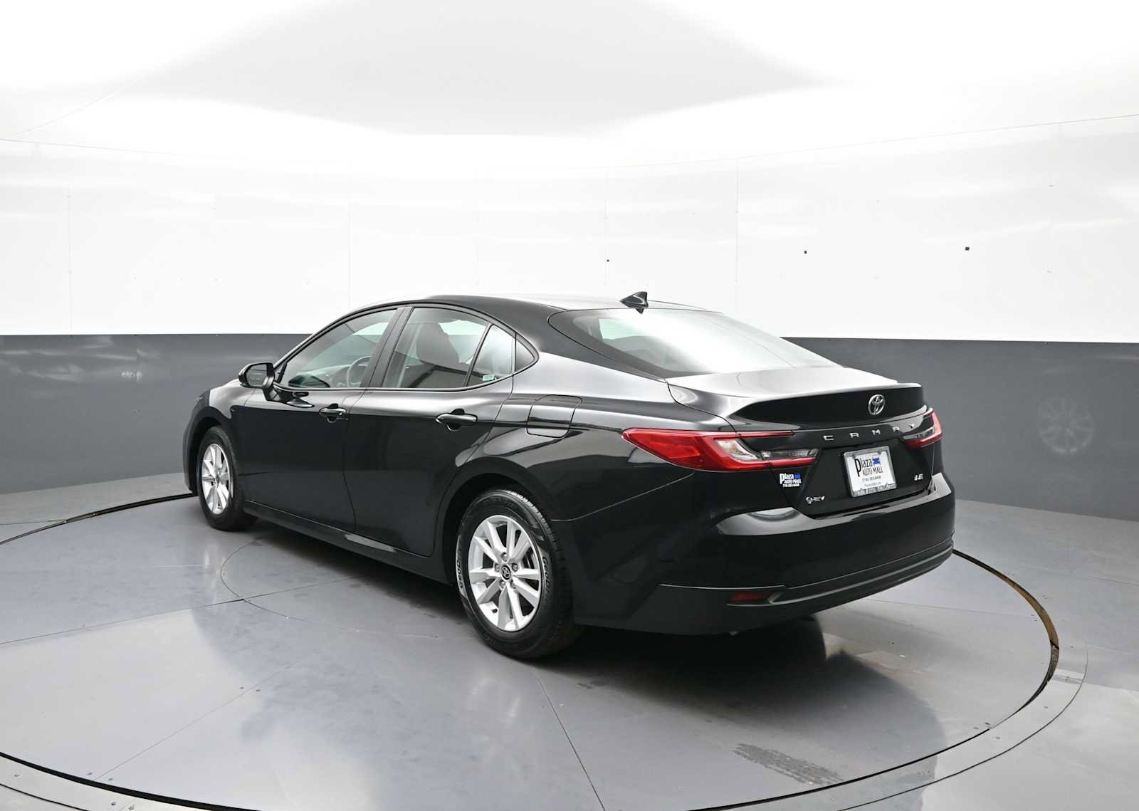 Used 2026 Toyota Camry LE FWD image 7