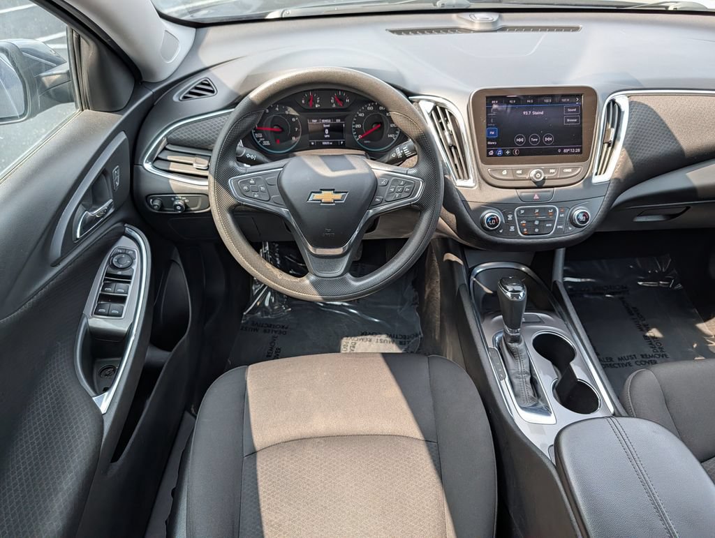 Used 2019 Chevrolet Malibu LT FWD image 16