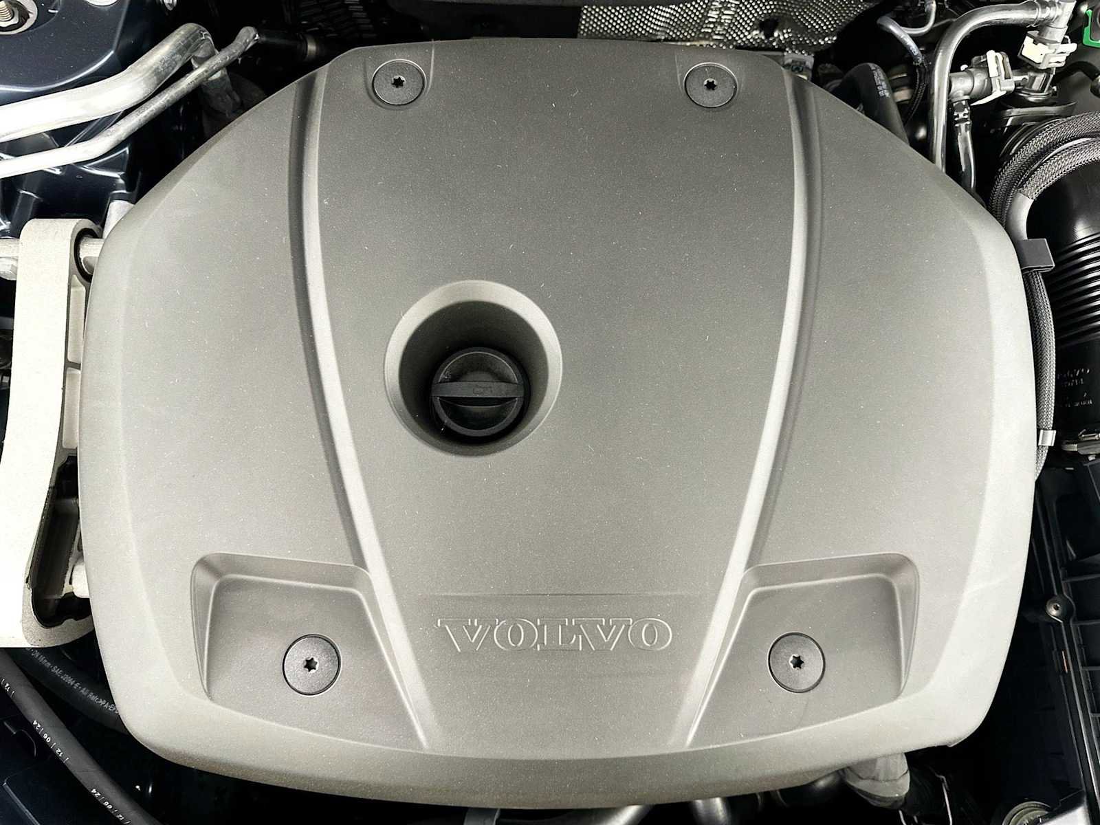 Used 2025 Volvo XC60 T8 Core image 25