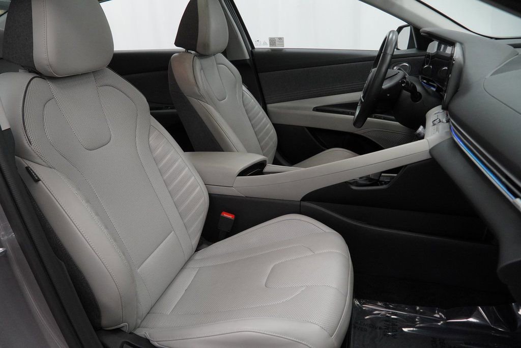Used 2024 Hyundai Elantra Limited image 48