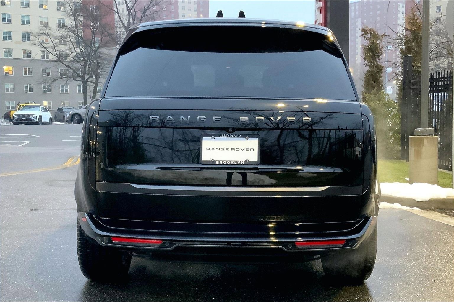 Used 2024 Land Rover Range Rover SE image 4