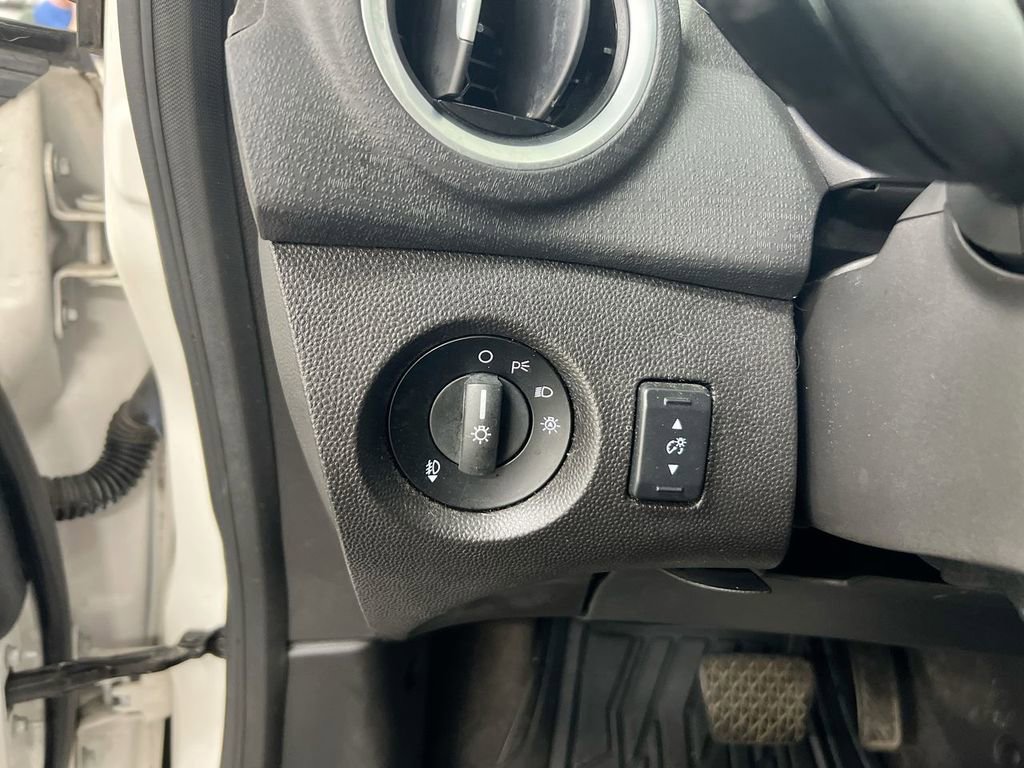 Used 2016 Ford Fiesta Titanium FWD image 18