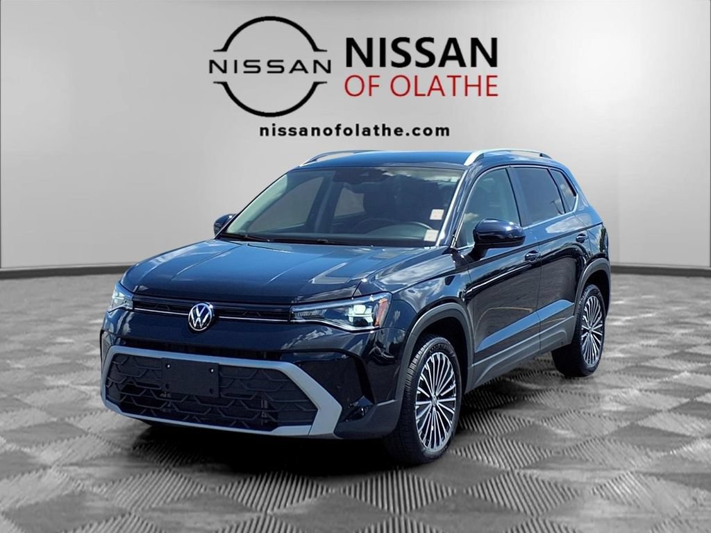 Used 2026 Volkswagen Taos SE FWD image 1