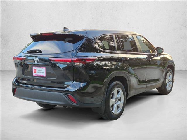 Certified 2024 Toyota Highlander LE FWD image 5
