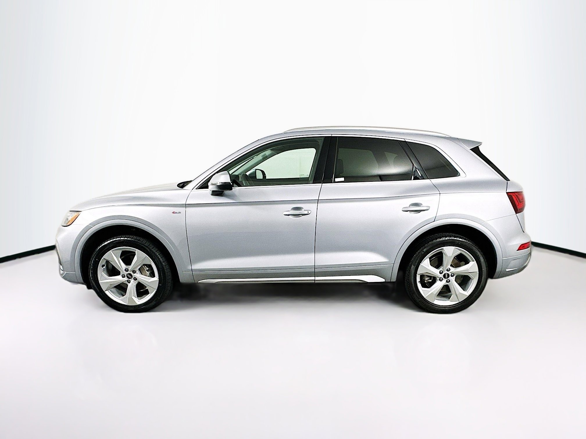 Used 2022 Audi Q5 2.0T Premium Plus w/ Premium Plus Package AWD/4WD image 4