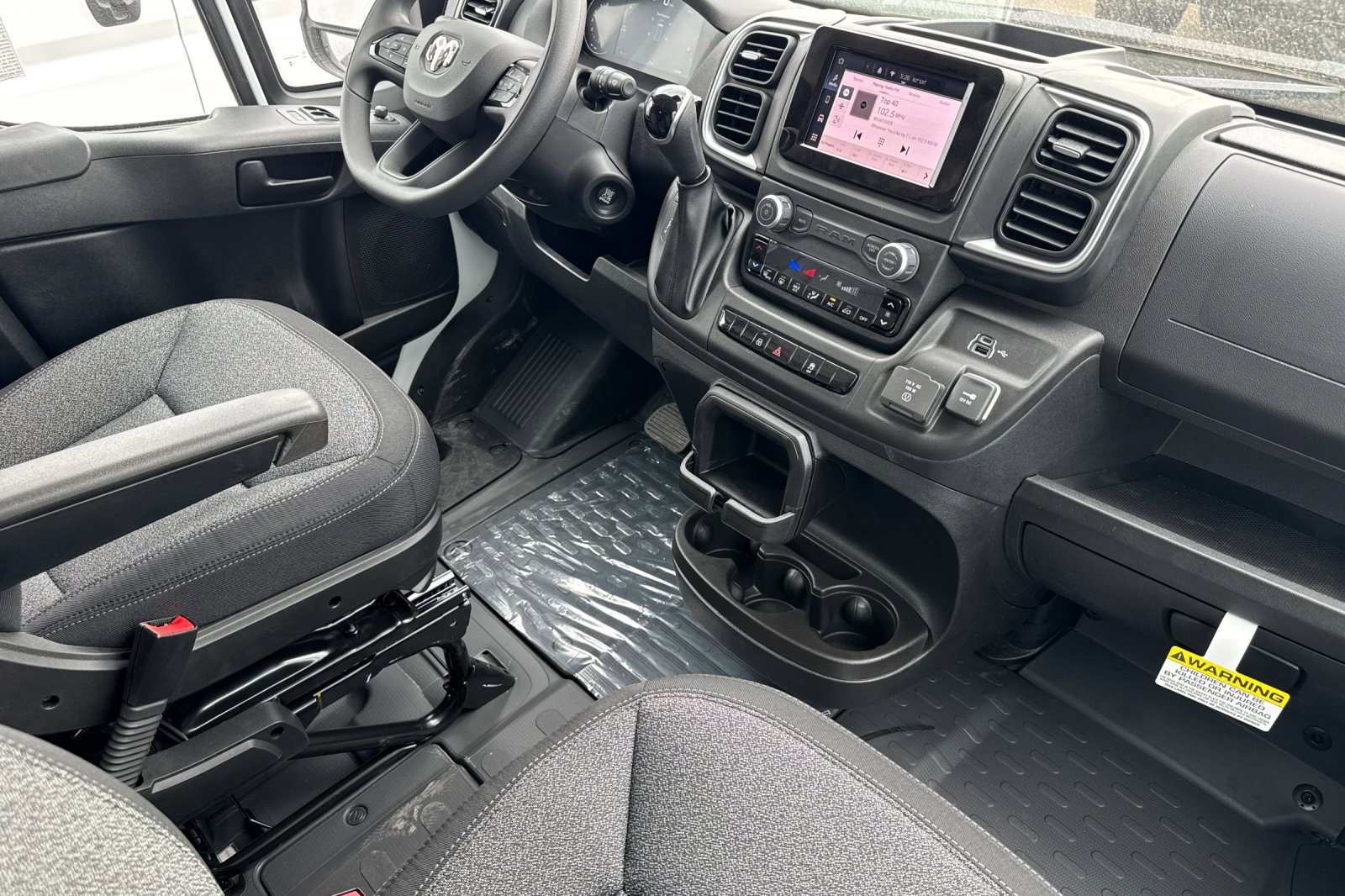 New 2026 RAM ProMaster 3500 w/ Quick Order Package 22G SLT image 14