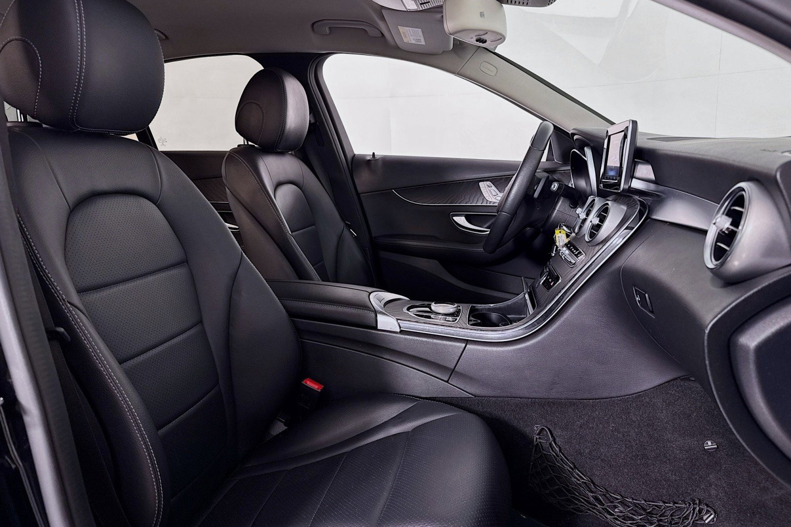 Used 2017 Mercedes-Benz C 300 Sedan image 7