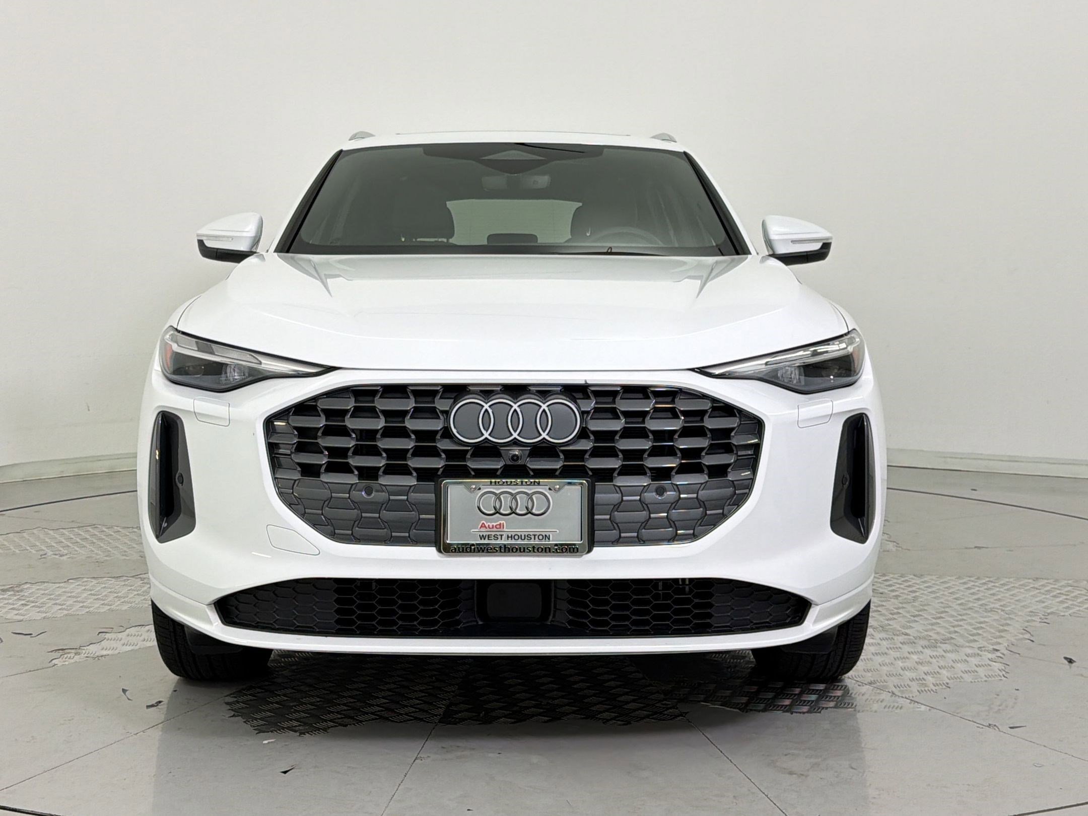 Certified 2025 Audi Q5 Premium w/ Convenience Package image 6