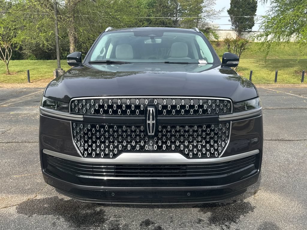 New 2025 Lincoln Navigator L Reserve AWD/4WD image 3