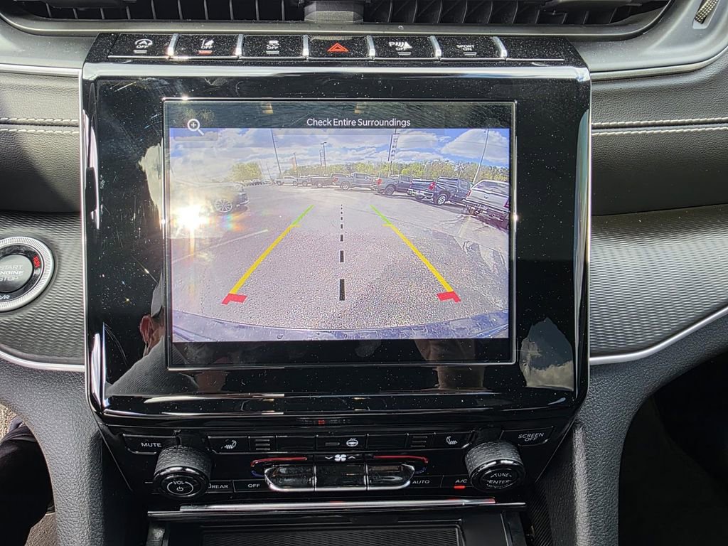 Certified 2025 Jeep Grand Cherokee Altitude image 20