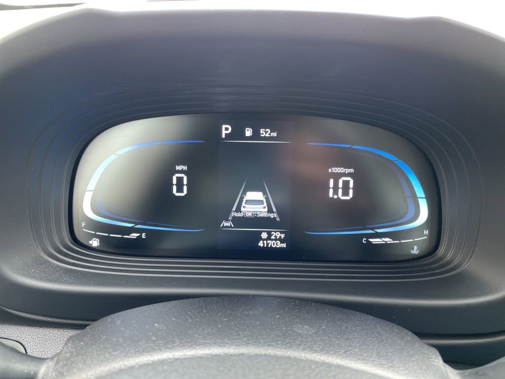 Used 2023 Hyundai Venue SE image 24