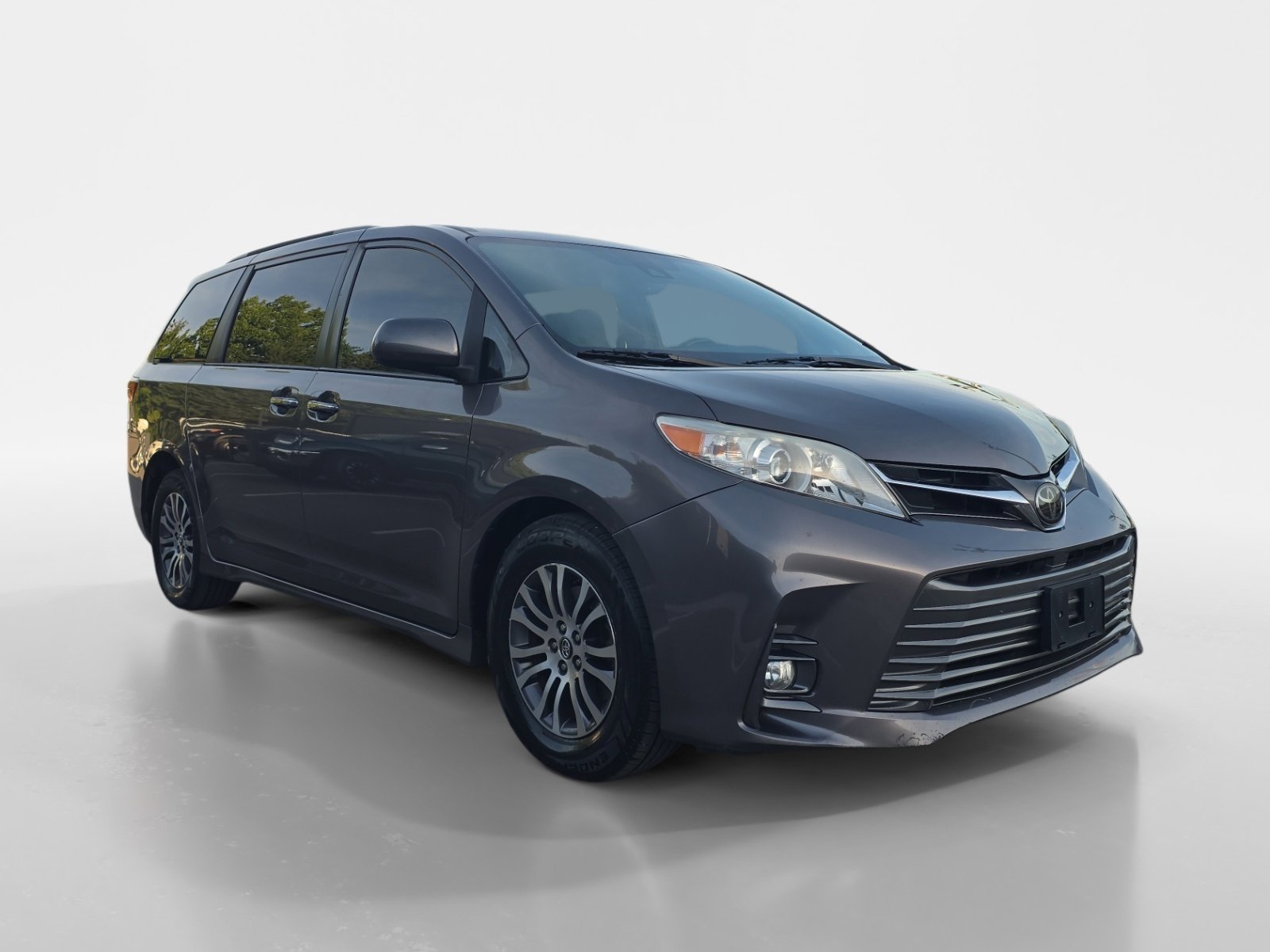 Used 2019 Toyota Sienna XLE FWD image 6