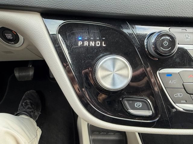 Used 2023 Chrysler Voyager LX FWD image 20