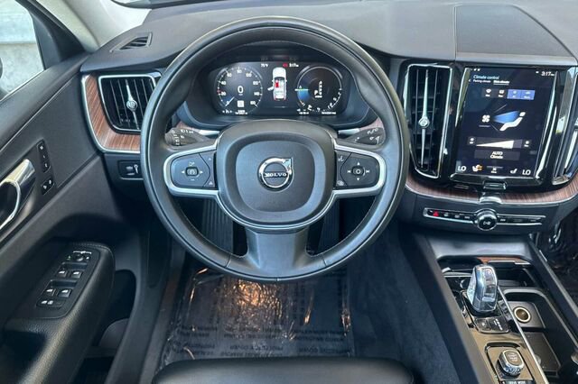 Used 2019 Volvo XC60 T8 Momentum w/ Premium Package AWD/4WD image 14