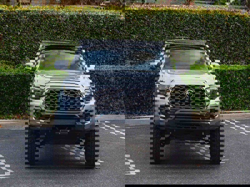 Used 2018 Toyota Tacoma SR5 image 2