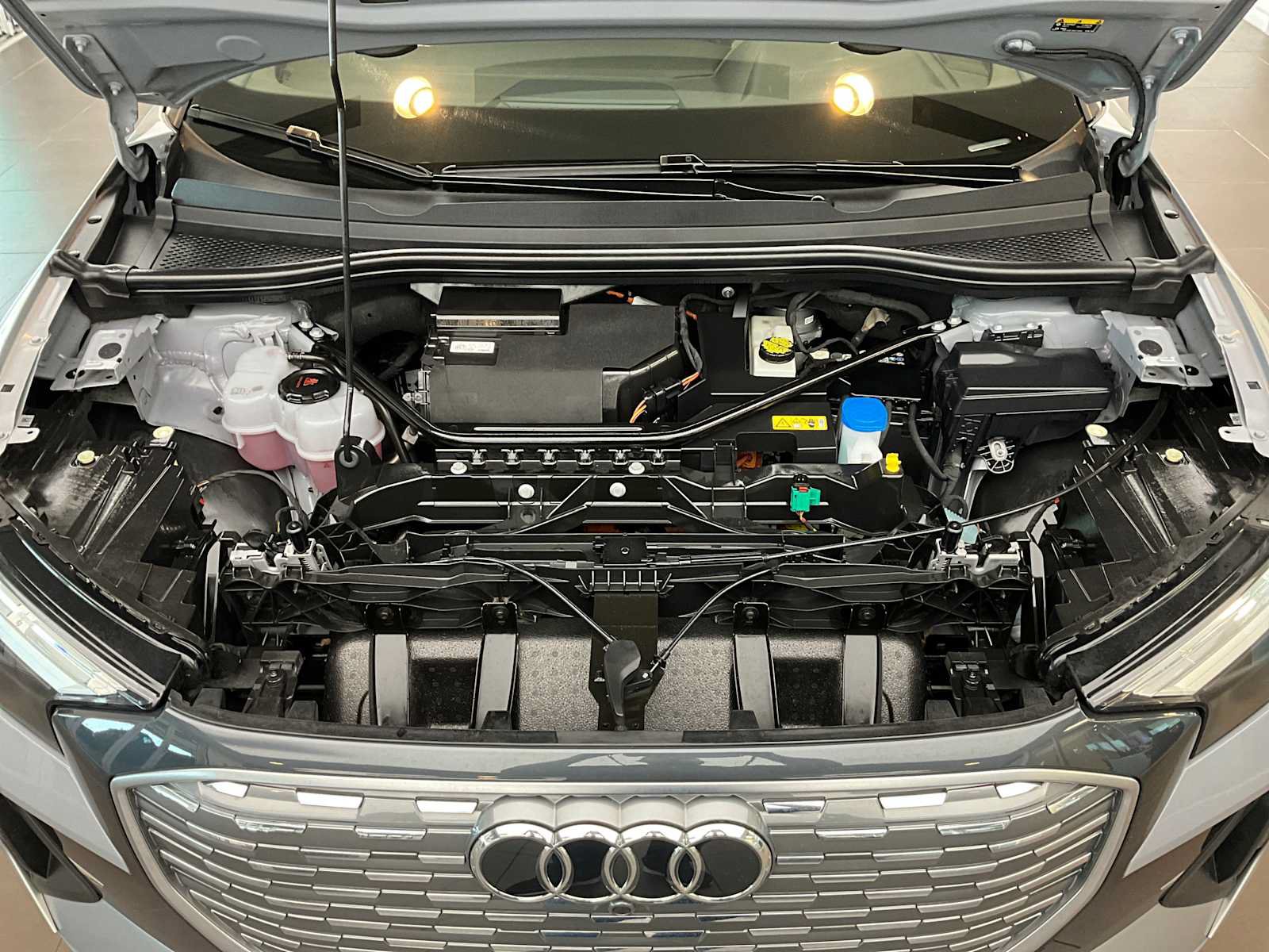 Used 2024 Audi Q4 e-tron Premium AWD/4WD image 29