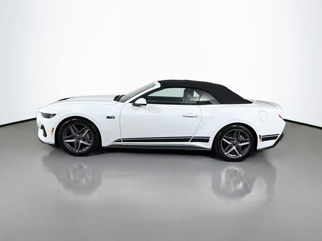 Used 2025 Ford Mustang GT Premium RWD image 4