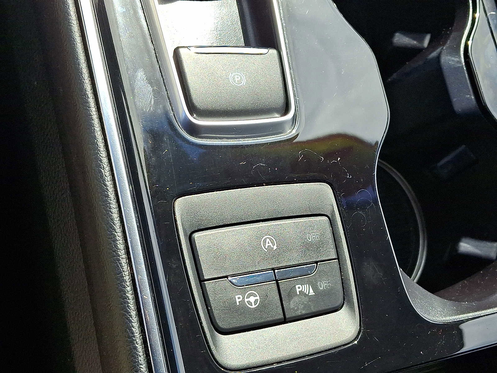 Used 2019 Ford Edge Titanium w/ Equipment Group 301A image 25