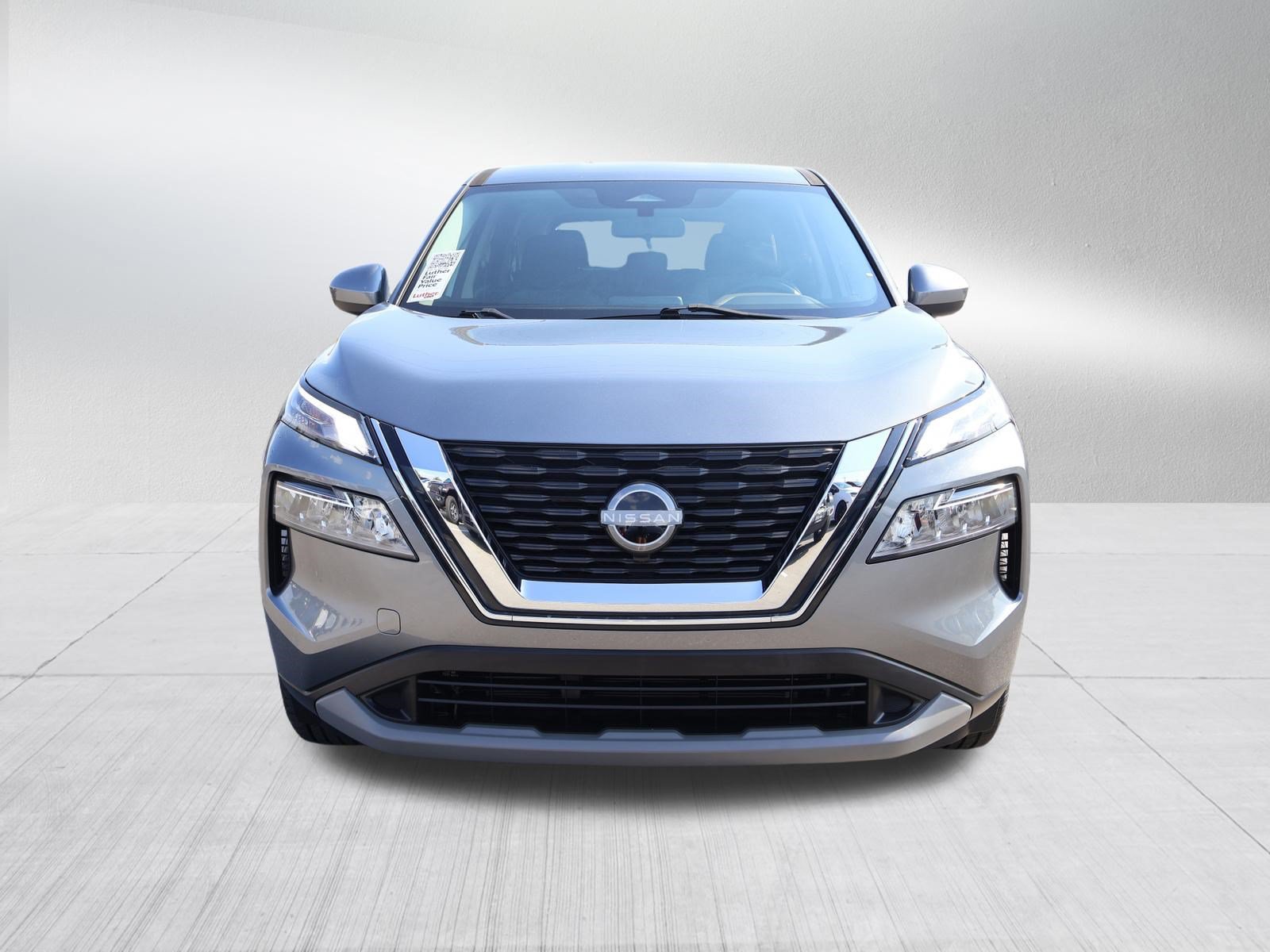 Used 2023 Nissan Rogue SV AWD/4WD image 2