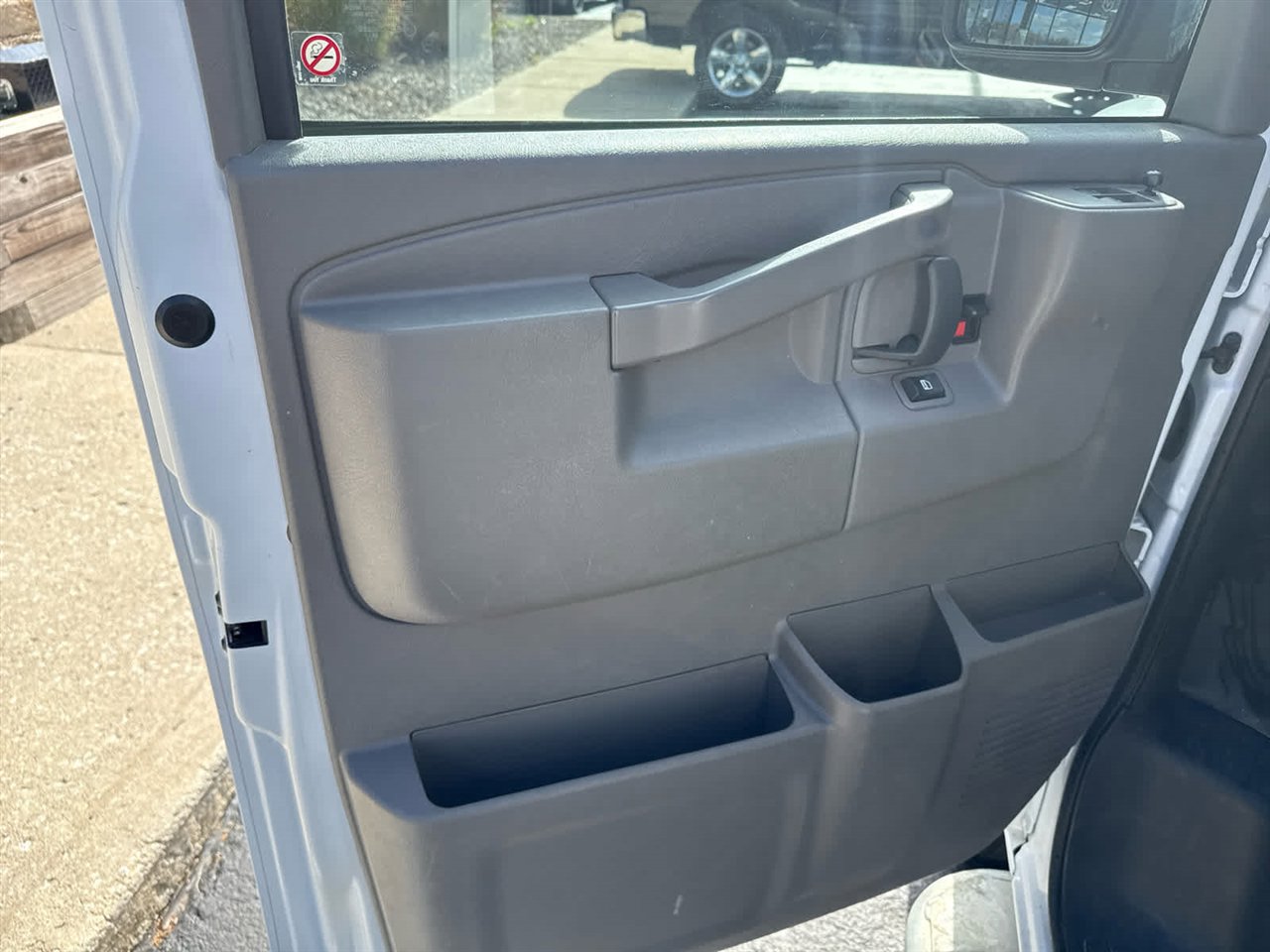 Used 2024 GMC Savana 2500 w/ Driver Convenience Package image 18