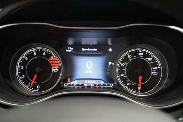 Used 2022 Jeep Cherokee Limited image 24