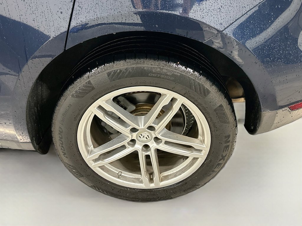 Certified 2019 Porsche Macan S AWD/4WD image 34