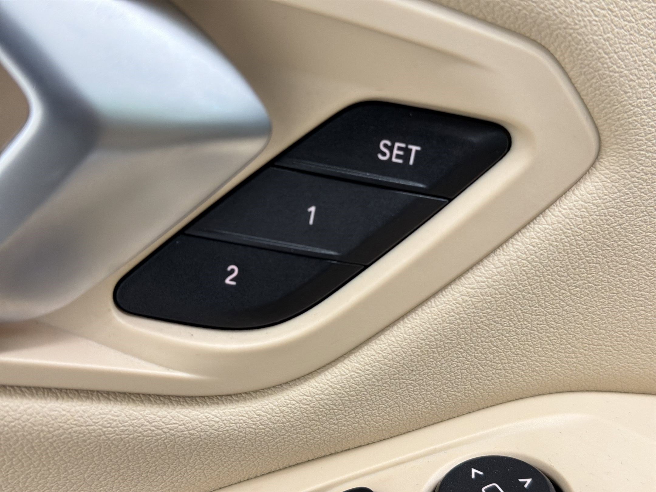 Used 2021 BMW 330i xDrive Sedan w/ Convenience Package image 17