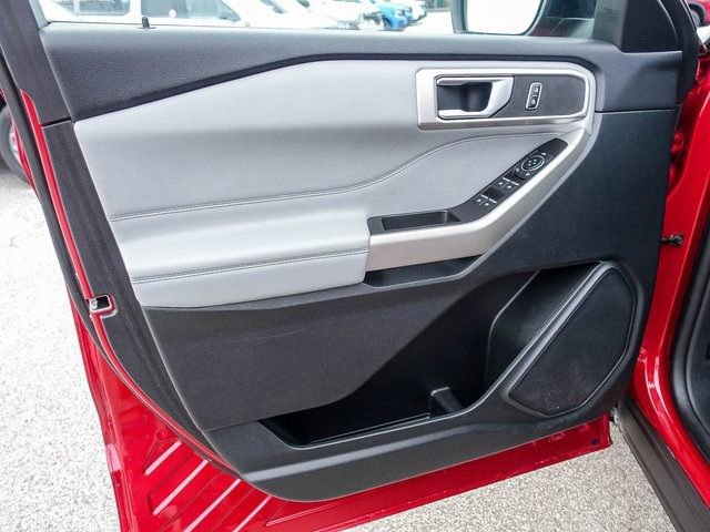 Used 2023 Ford Explorer XLT w/ Equipment Group 202A image 20