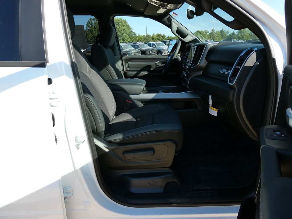 New 2027 RAM 1500 4x4 Crew Cab image 9