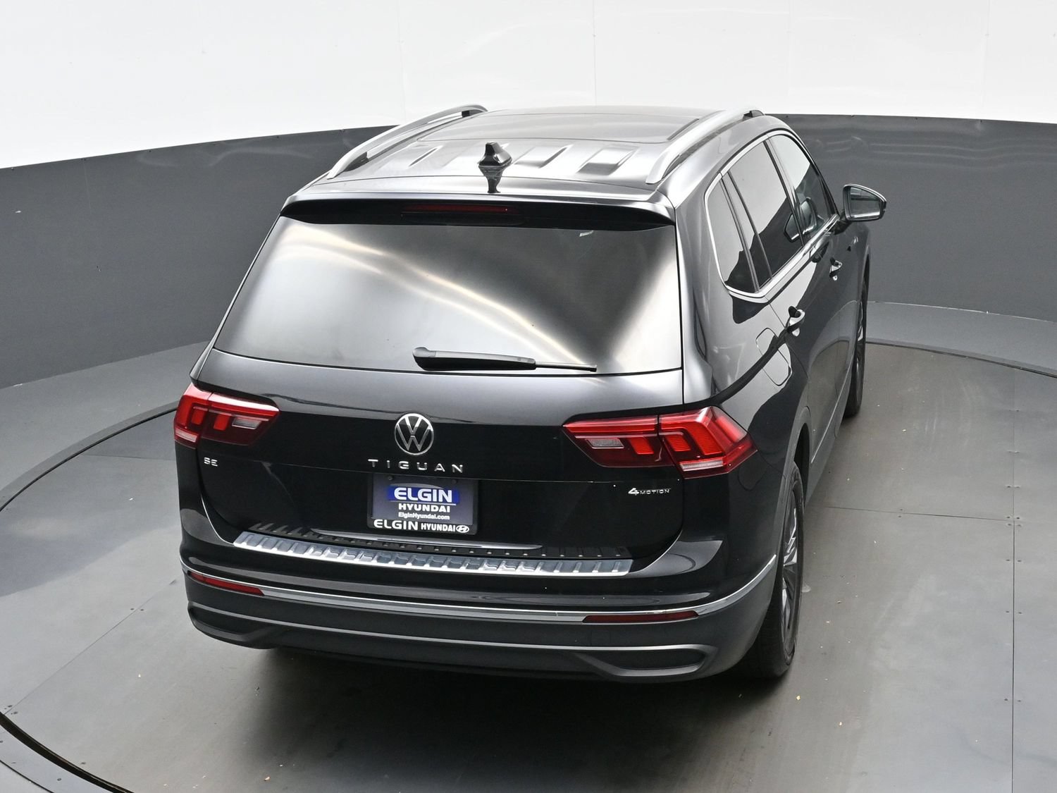 Used 2022 Volkswagen Tiguan SE AWD/4WD image 39