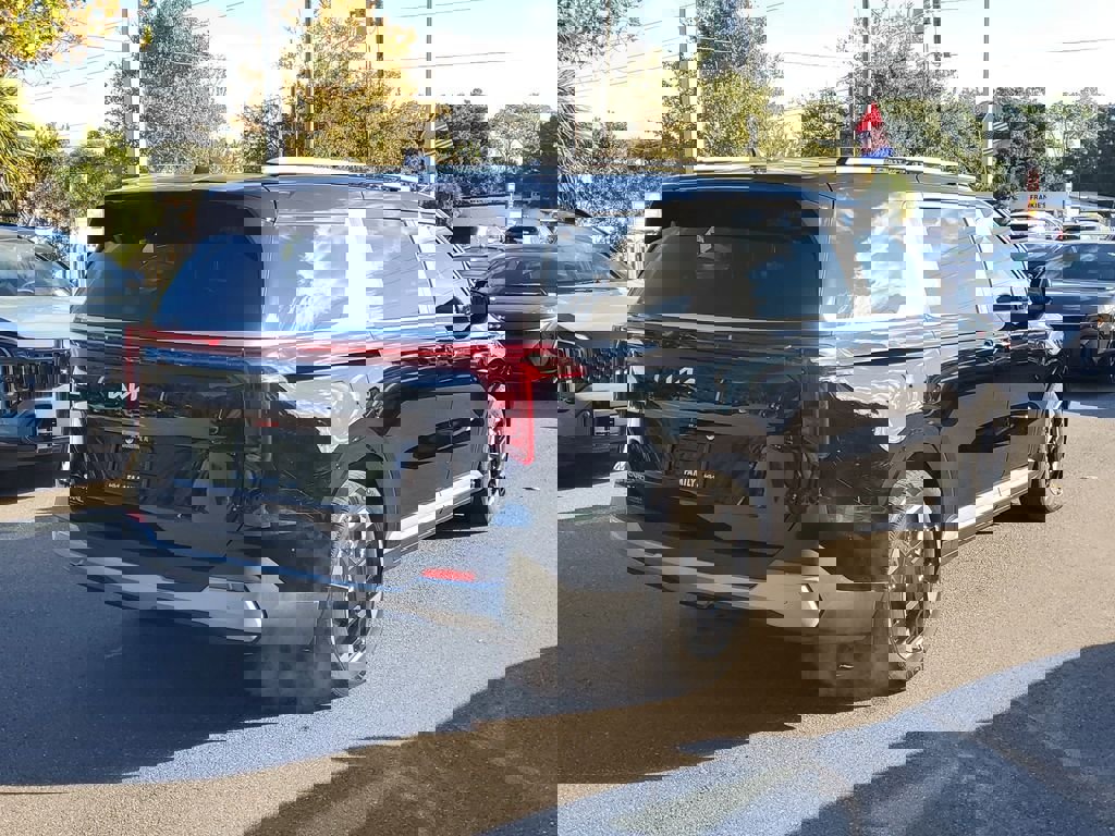 New 2026 Kia Carnival EX image 6