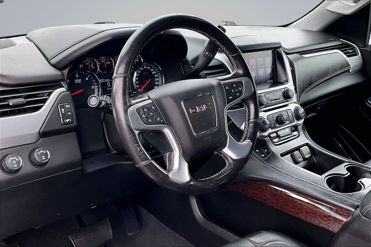 Used 2020 GMC Yukon XL SLT w/ Open Road Package AWD/4WD image 15