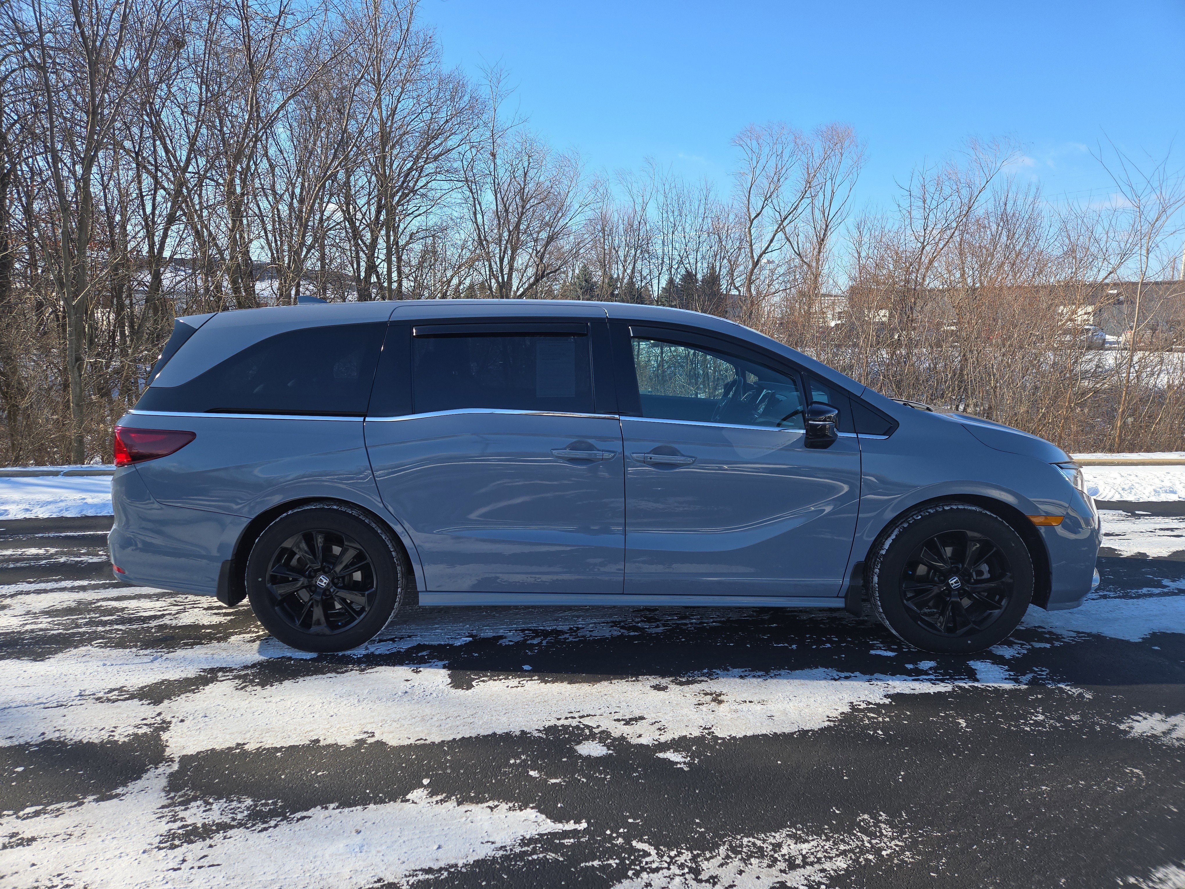 Used 2023 Honda Odyssey Sport image 2