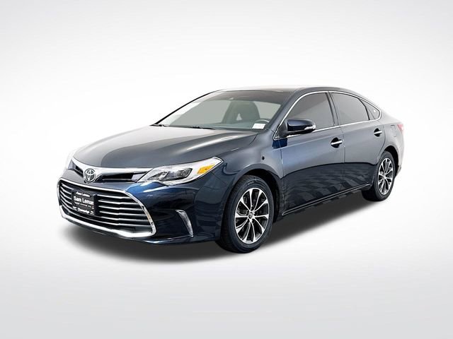 Used 2017 Toyota Avalon XLE image 3