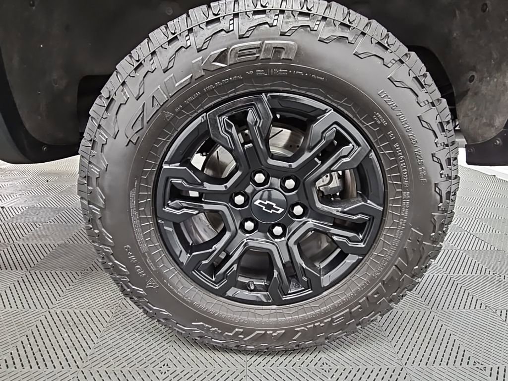 Used 2024 Chevrolet Silverado 1500 ZR2 image 45