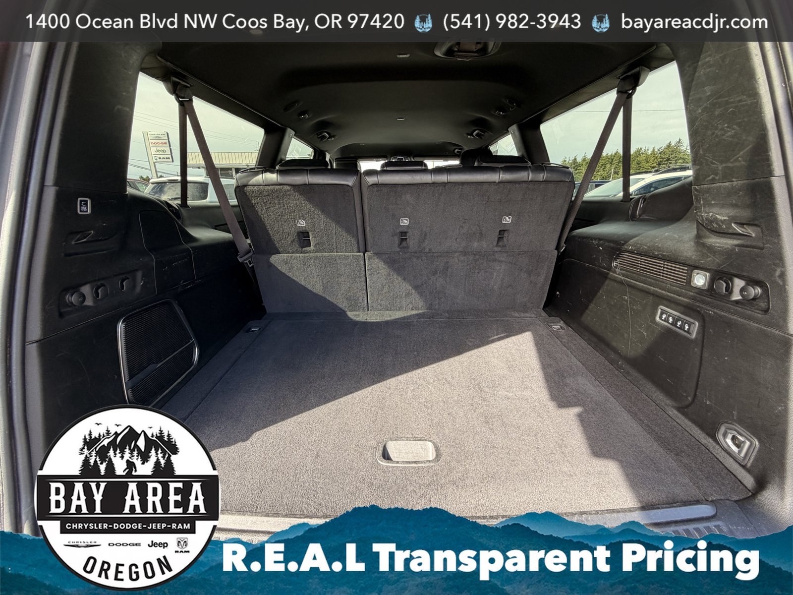 Used 2024 Jeep Wagoneer L Series III w/ Flexible Seating Group AWD/4WD image 8