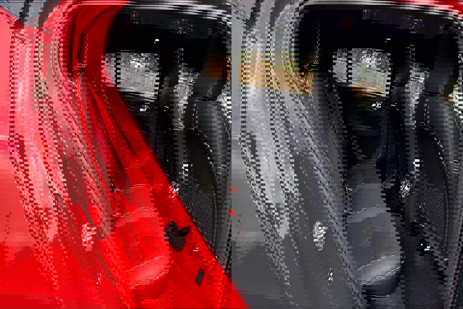 Used 2023 Volvo C40 P8 Recharge Ultimate w/ Protection Package Premier image 30