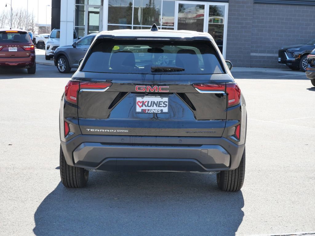 Used 2025 GMC Terrain Elevation image 8