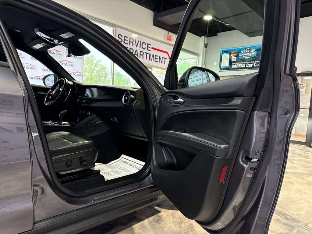 Used 2024 Alfa Romeo Stelvio Sprint RWD image 52