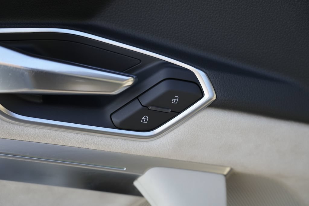 Used 2019 Audi e-tron Prestige AWD/4WD image 24