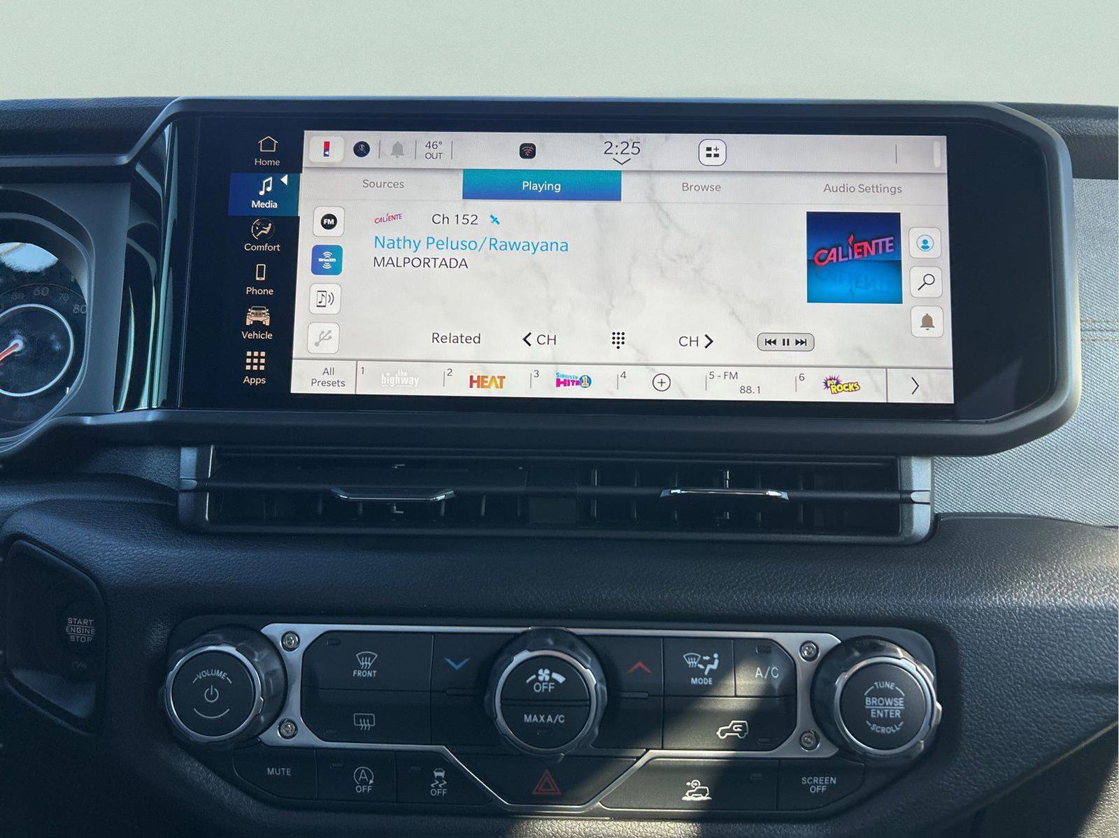 New 2026 Jeep Gladiator Sport image 16