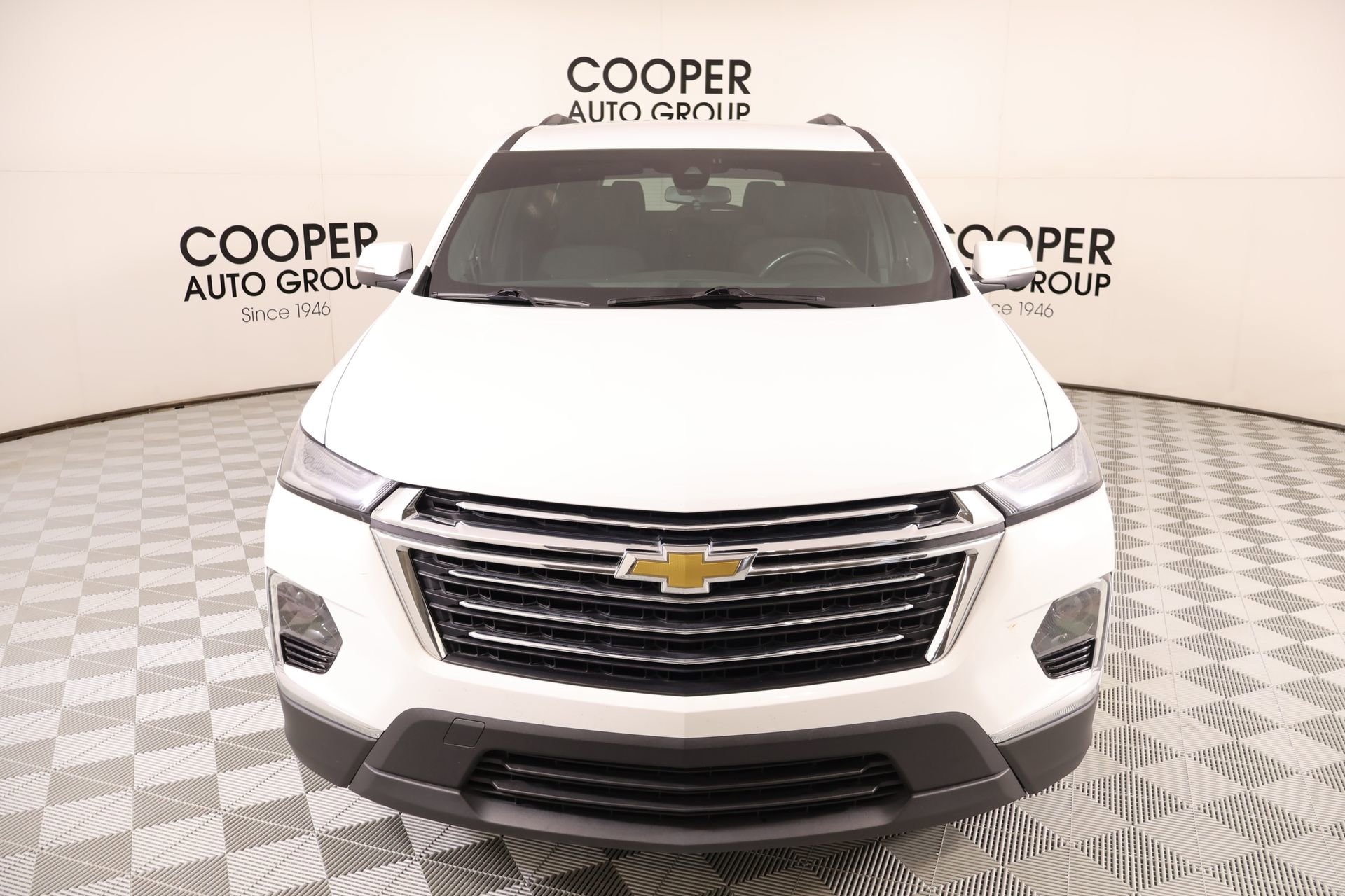 Used 2022 Chevrolet Traverse LT FWD image 9