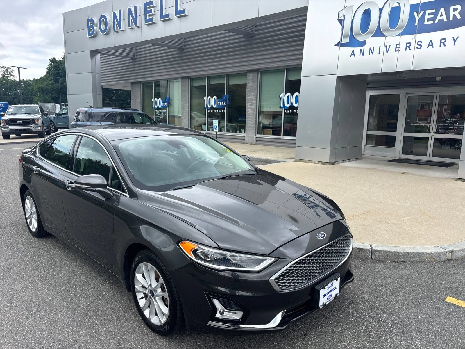 Used 2019 Ford Fusion Energi Titanium FWD video 1