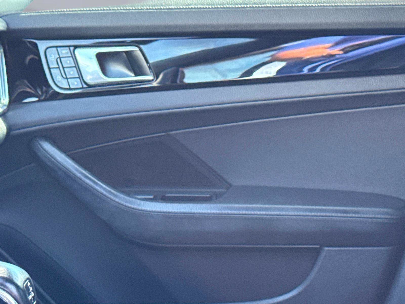 Used 2020 Porsche Panamera 4 image 20