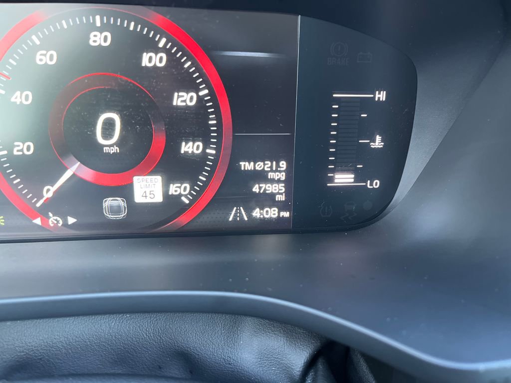 Used 2019 Volvo XC60 T5 Momentum w/ Premium Package image 17